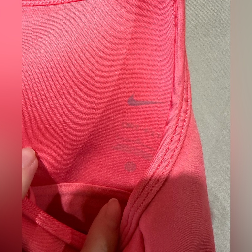 Nike tank top - Picture 3 of 3